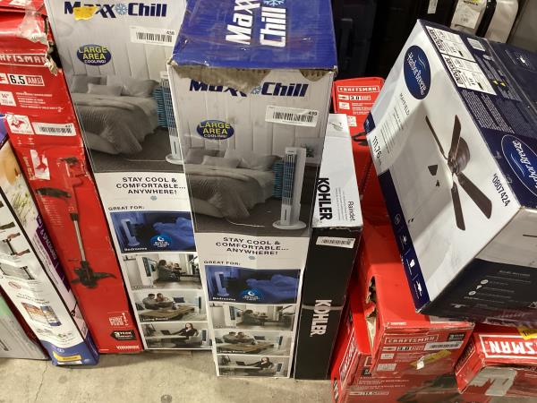 Lot # 439 Maxx Chill 3-CFM 3 -Speed Portable Evaporative Cooler $100