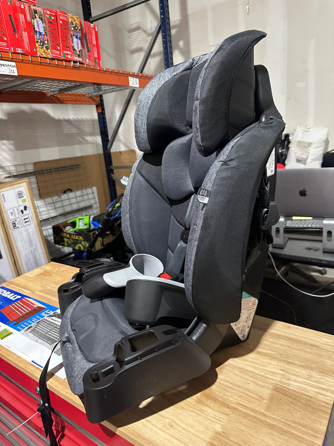 Evenflo Maestro Sport Harness Booster Car Seat (open box)(DONT LIST)