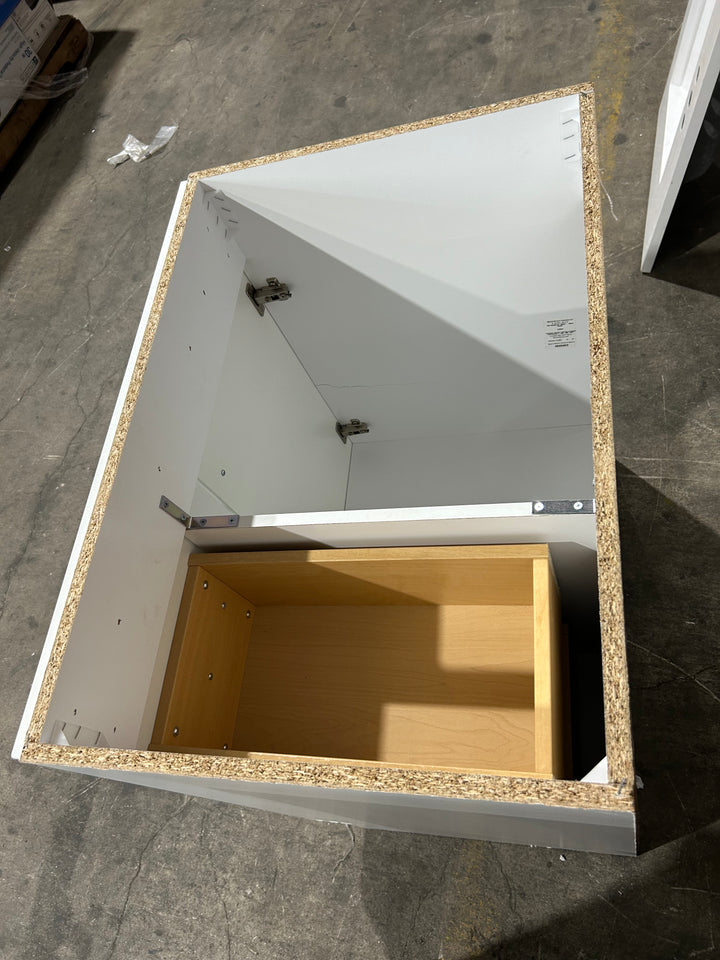 Project Source Series 30-in True White Bathroom Vanity Base Cabinet without Top (damaged)