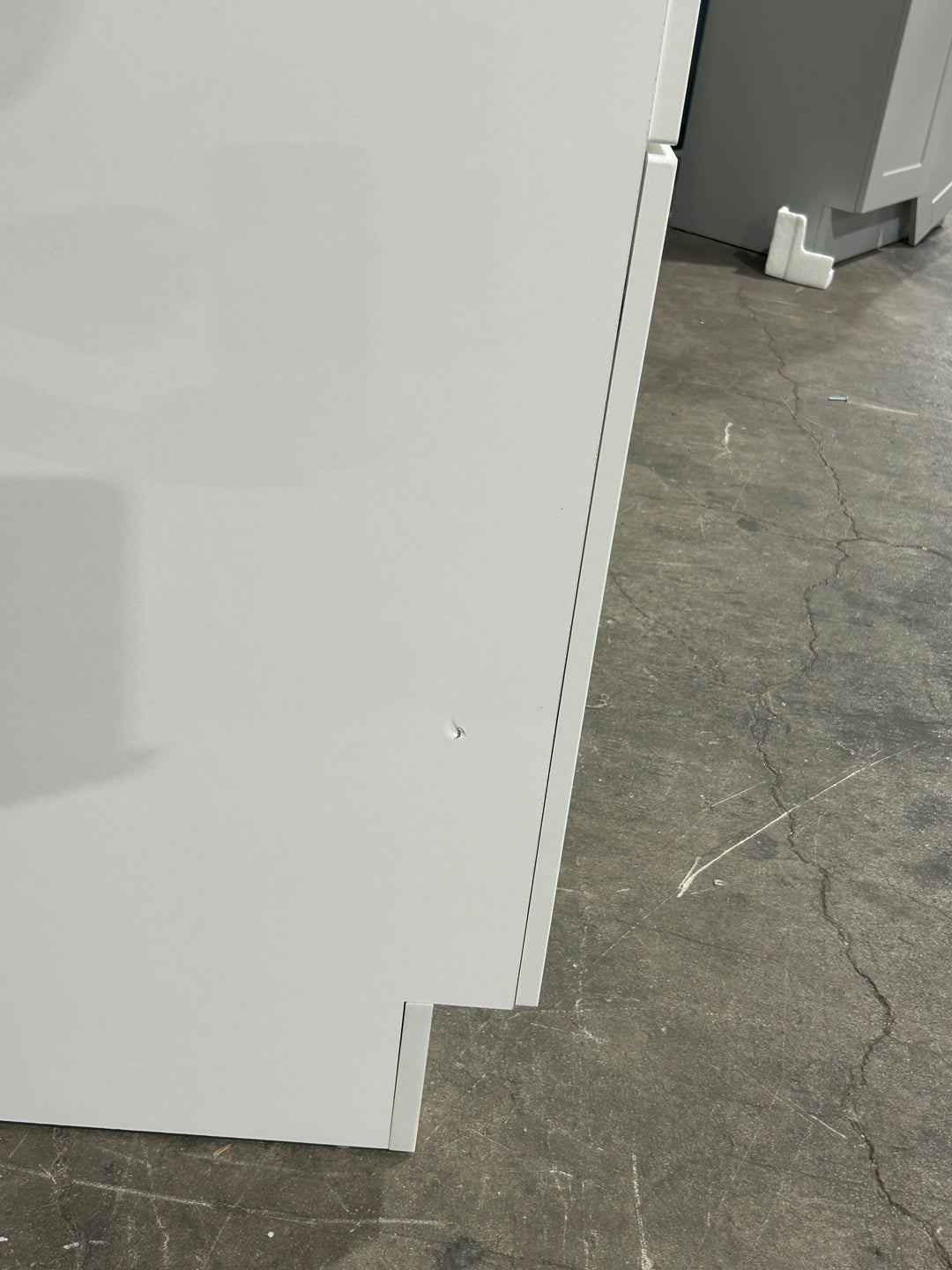 Project Source Series 30-in True White Bathroom Vanity Base Cabinet without Top (damaged)
