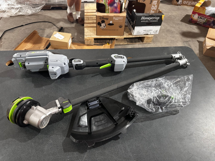 Desbrozadora de hilo de batería EGO de 56 voltios y 15 pulgadas con eje dividido. Batería y cargador no incluidos (HERRAMIENTA DESNUDA) (USADA)