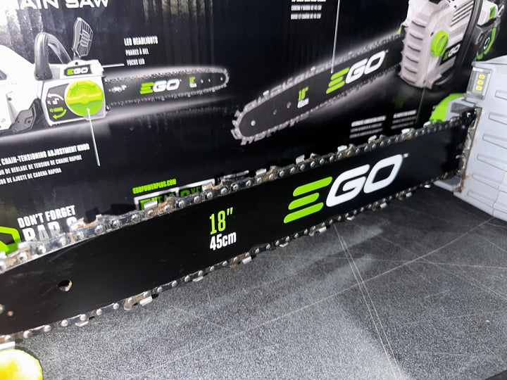 Motosierra EGO POWER+ de 56 voltios y 18 pulgadas con batería de 5 Ah (batería y cargador incluidos)