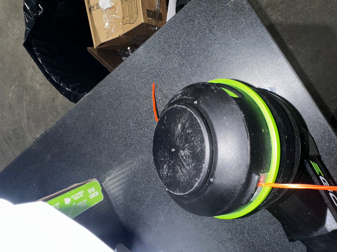 Desbrozadora de hilo a batería de eje dividido de 15 pulgadas y 56 voltios EGO POWERLOAD de 2,5 Ah (batería y cargador incluidos)