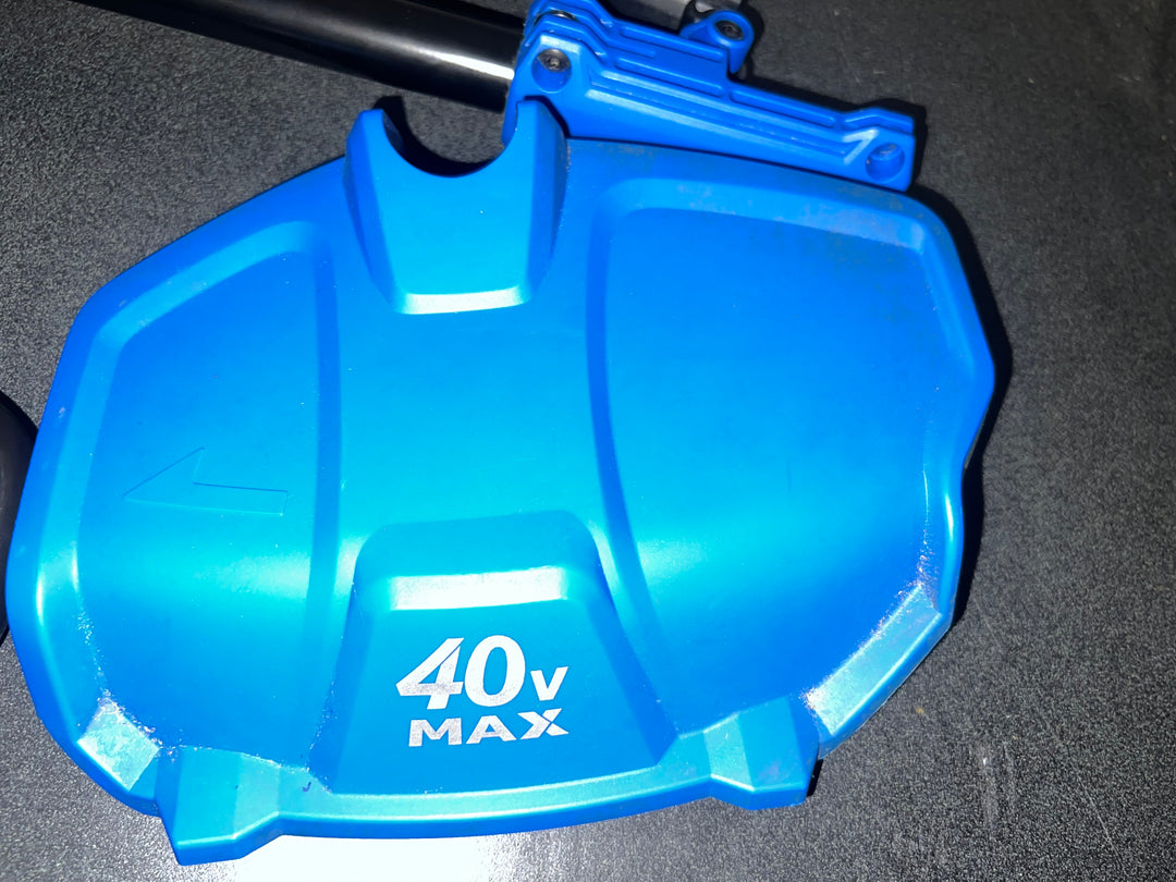 Desbrozadora de hilo Kobalt de 40 V máx., 15 pulgadas, con eje recto y batería de 4 Ah (batería y cargador incluidos) (caja abierta)