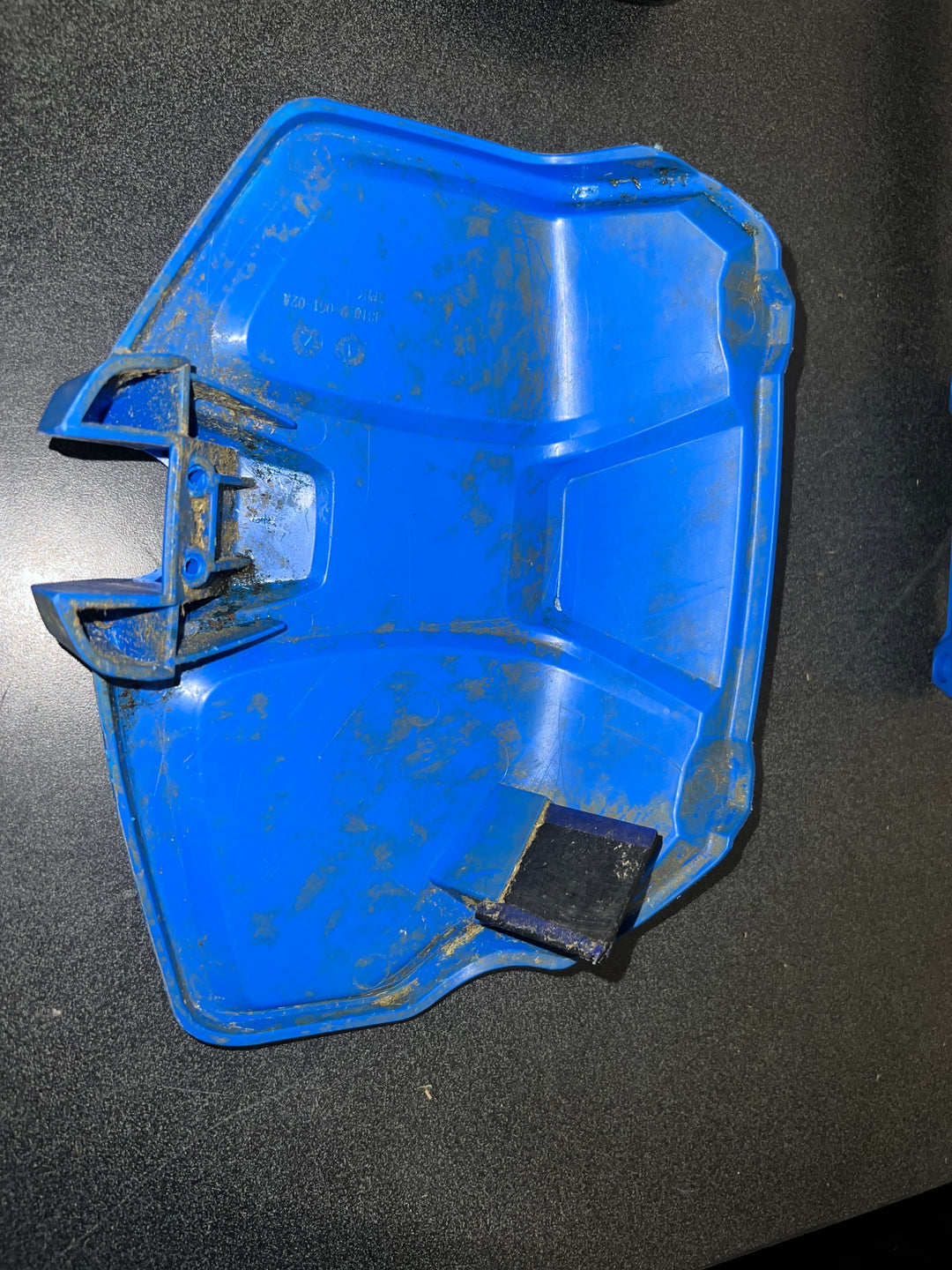 Desbrozadora de hilo Kobalt de 40 V máx., 15 pulgadas, con eje recto y batería de 4 Ah (batería y cargador incluidos) (caja abierta)
