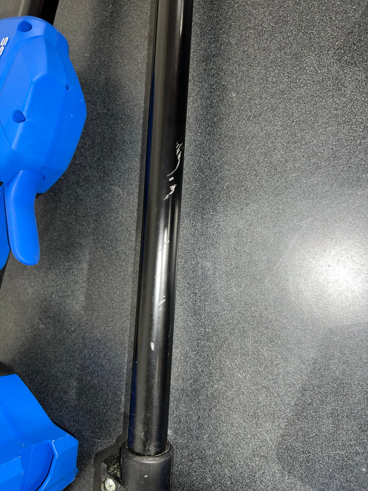 Desbrozadora de hilo Kobalt de 40 V máx., 15 pulgadas, con eje recto y batería de 4 Ah (batería y cargador incluidos) (caja abierta)