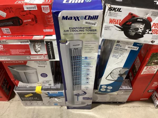 Lot # 284 Maxx Chill 3-CFM 3 -Speed Portable Evaporative Cooler $100