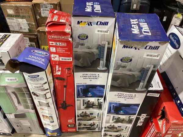 Lot # 438 Maxx Chill 3-CFM 3 -Speed Portable Evaporative Cooler $100