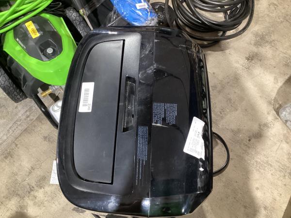 Lot # 2145 De'Longhi 14,000 BTU Portable Air Conditioner $600