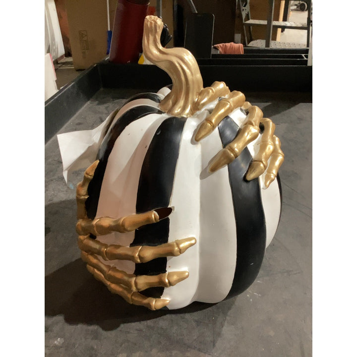 Lot # 1115 Halloween pumpkin decor $45