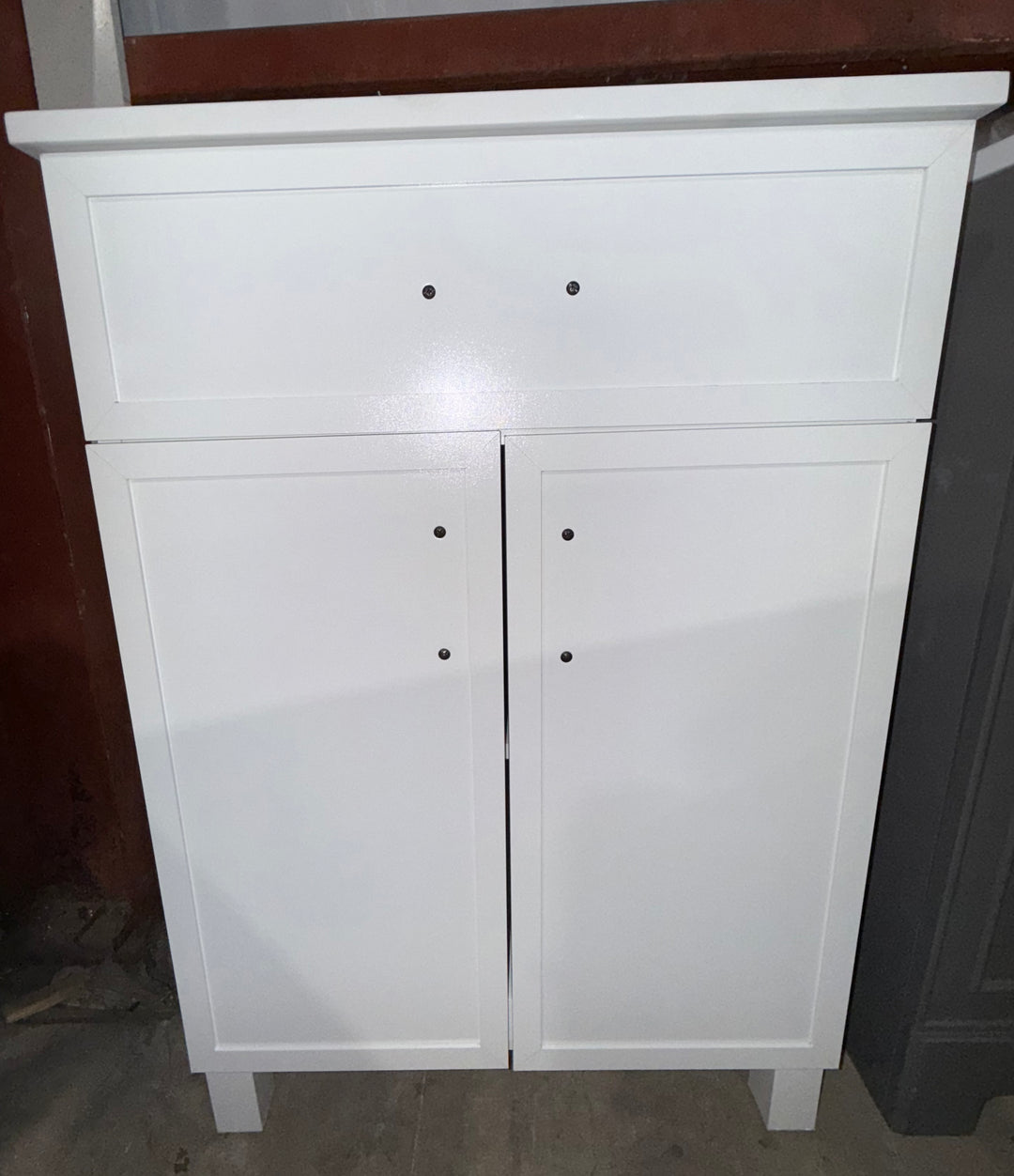 Style Selections Dolton 24-in True White Undermount Single Sink Bathroom Vanity with White Engineered Stone Top