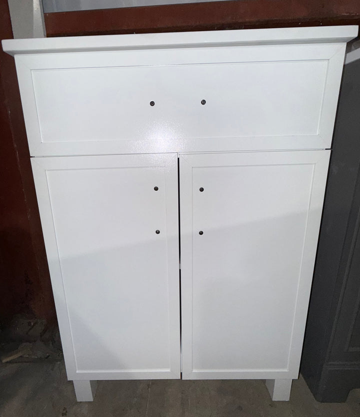 Style Selections Dolton 24-in True White Undermount Single Sink Bathroom Vanity with White Engineered Stone Top
