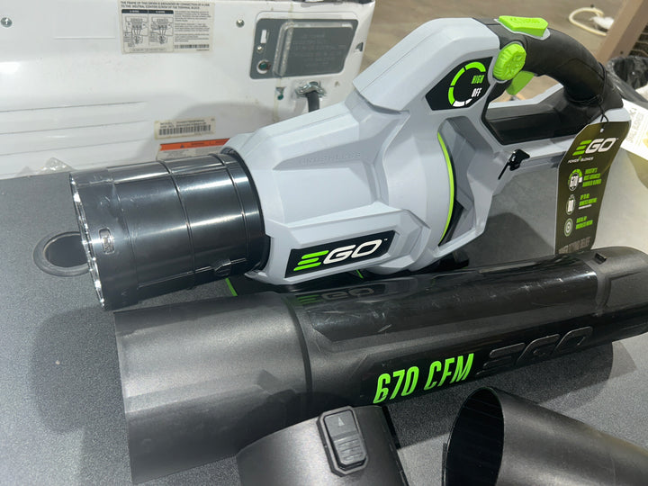 Soplador de hojas portátil a batería EGO POWER+ de 56 voltios, 670 CFM y 180 MPH (herramienta básica) (usado)