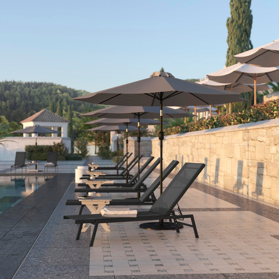 Lot # 2121 Flash Furniture Lounge Chair $124.94