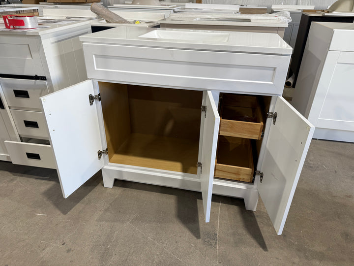 Style Selections Kirkman 36in True White Single Sink Bathroom Vanity w White Cultured Marble Top (damaged)