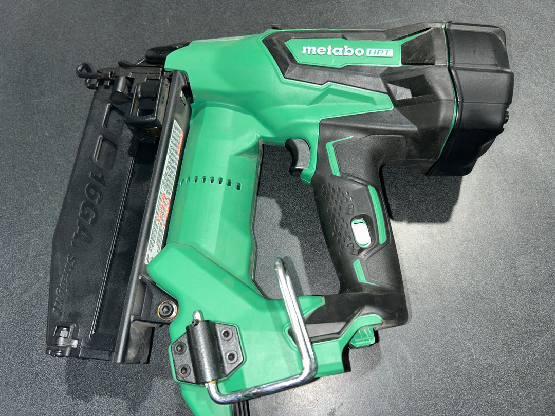 Metabo HPT MultiVolt 2-1/2-in 16 -Gauge Cordless Straight Finish Nailer (Battery Included and Charger Included) (USED)
