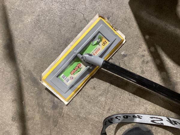 Lot # 680 ALI INDUSTRIES 7155 Hook/Loop Pole Sander $46