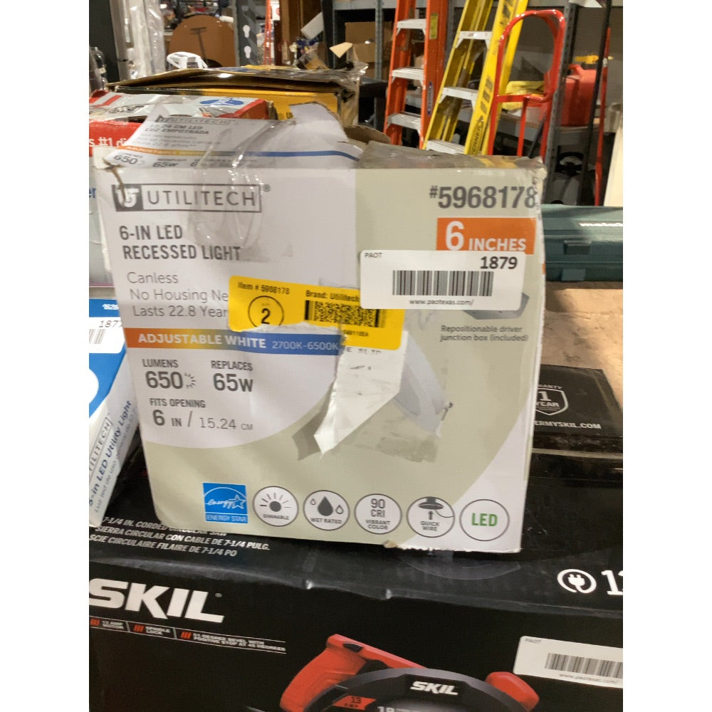 Lot # 1879 Utilitech Light $16.98