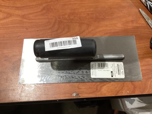 Lot # 350 Drywall & Plastering Finishing Trowel 11 X 4 In Curve Blade
