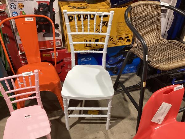Lot # 2076 Flash Furniture PREMIUM White Chiavari Chair $67