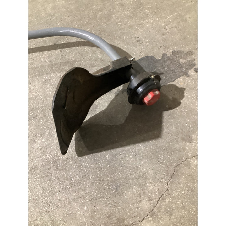 Lot # 1424 CRAFTSMAN Gas String Trimmer - Curved Shaft, Dual-Line Head, Red/Black