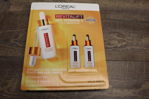 Lot # 933 2 Pack L'Oreal Paris Revitalift 12% Vitamin C $33