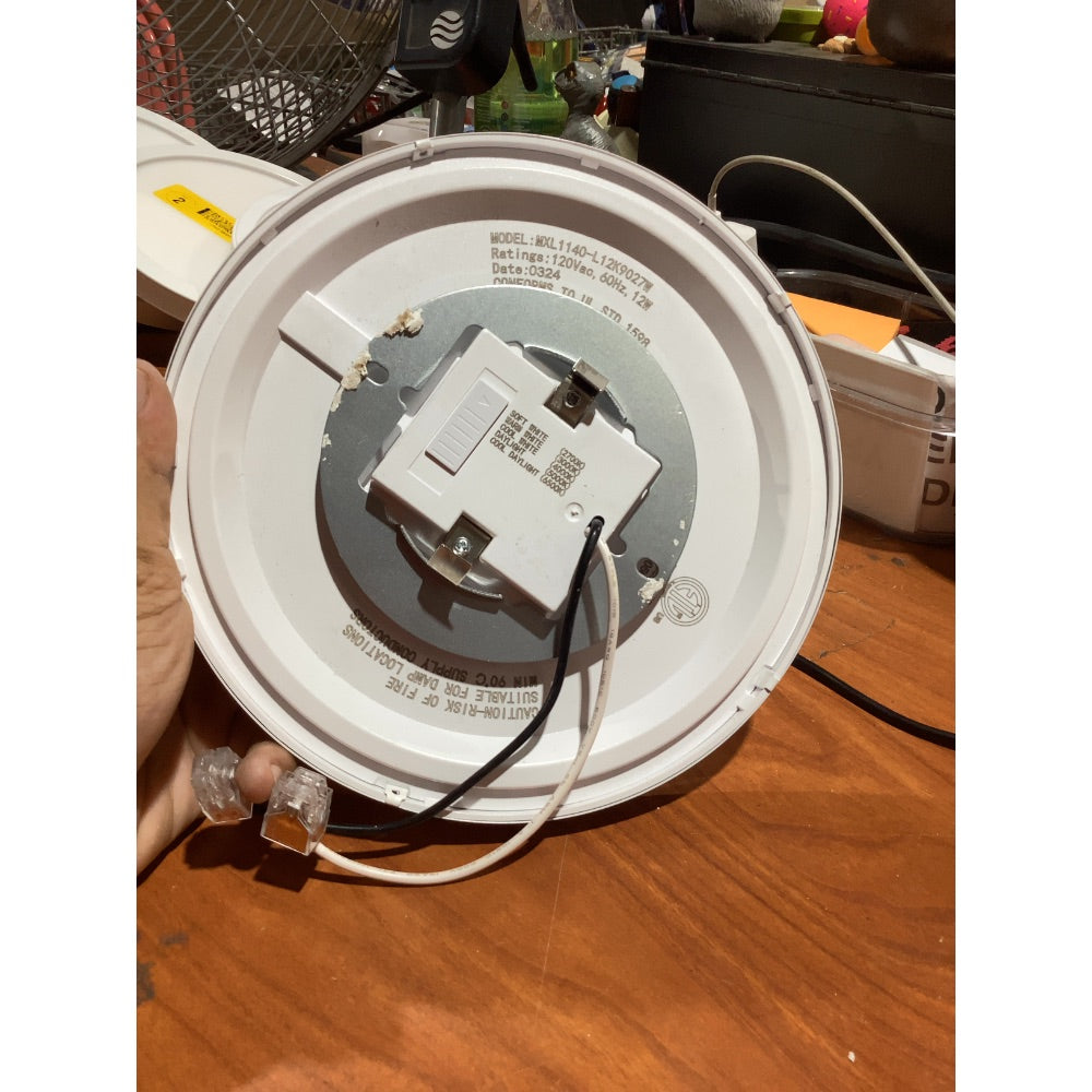 Lot # 1457 LED Panel Light - MXL1140-L12K9027W $25