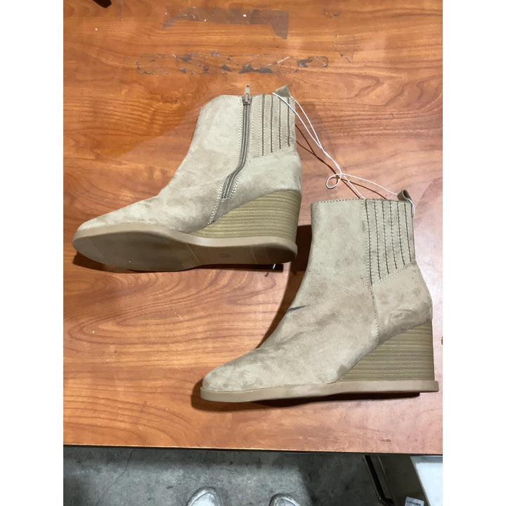 Lot # 112 Target Wedge Booties $35