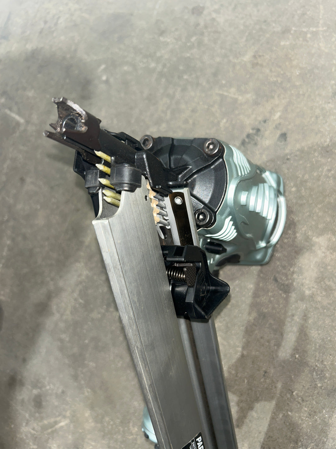 Metabo HPT 3-1/2-in 30-Degree Pneumatic Framing Nailer (used)