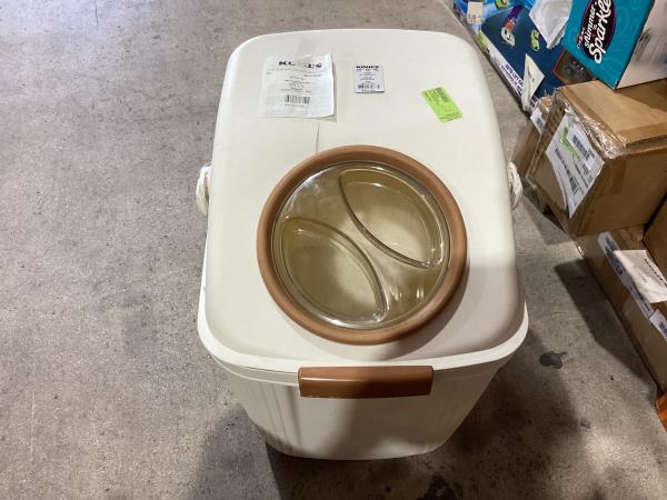 Lot # 1534 SportPet Food Storage Bin 25 lbs Capacity $32