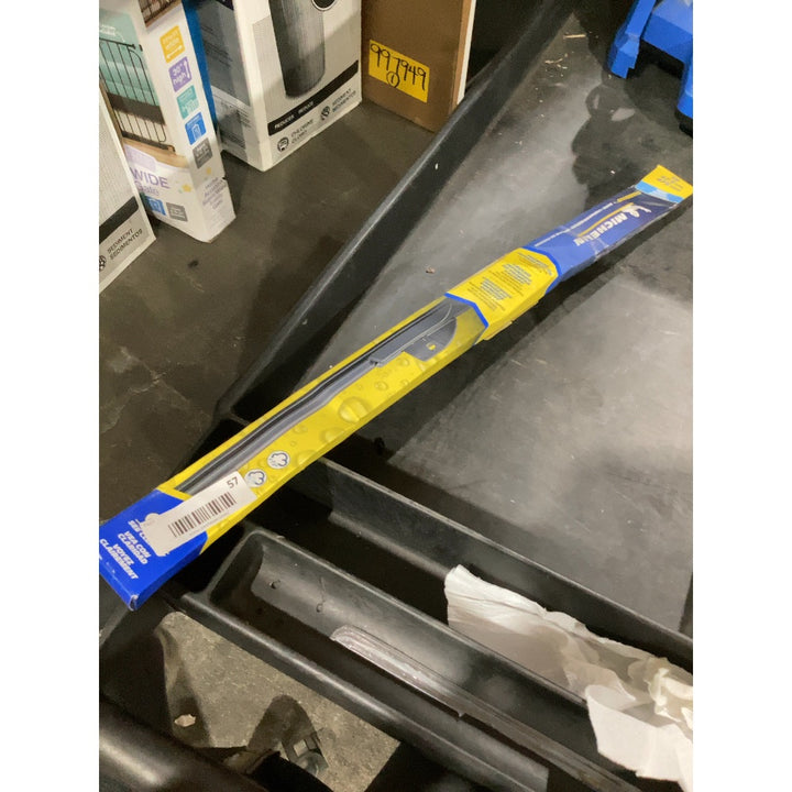 Lot # 57 MICHELIN Guardian Beam Wiper Blades $0.00