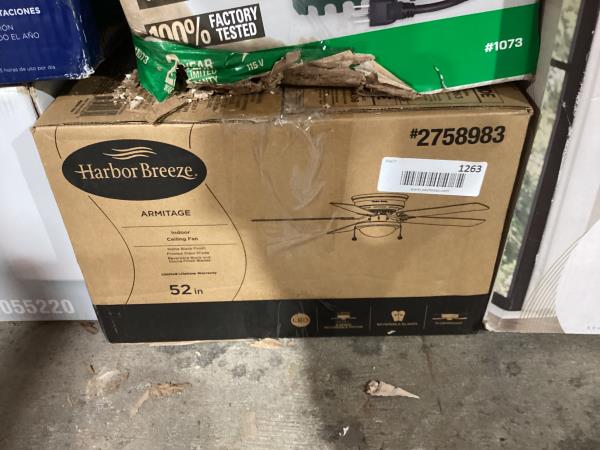 Lot # 1263 Harbor Breeze Armitage 52" Ceiling Fan $60