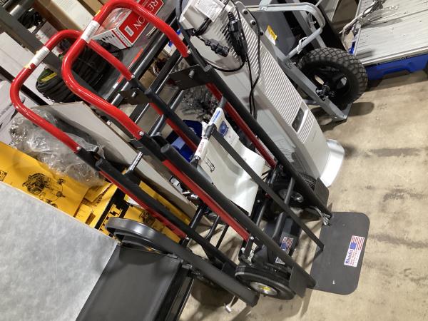 Lot # 2028 Milwaukee 800-lb Steel Convertible Hand Truck $159