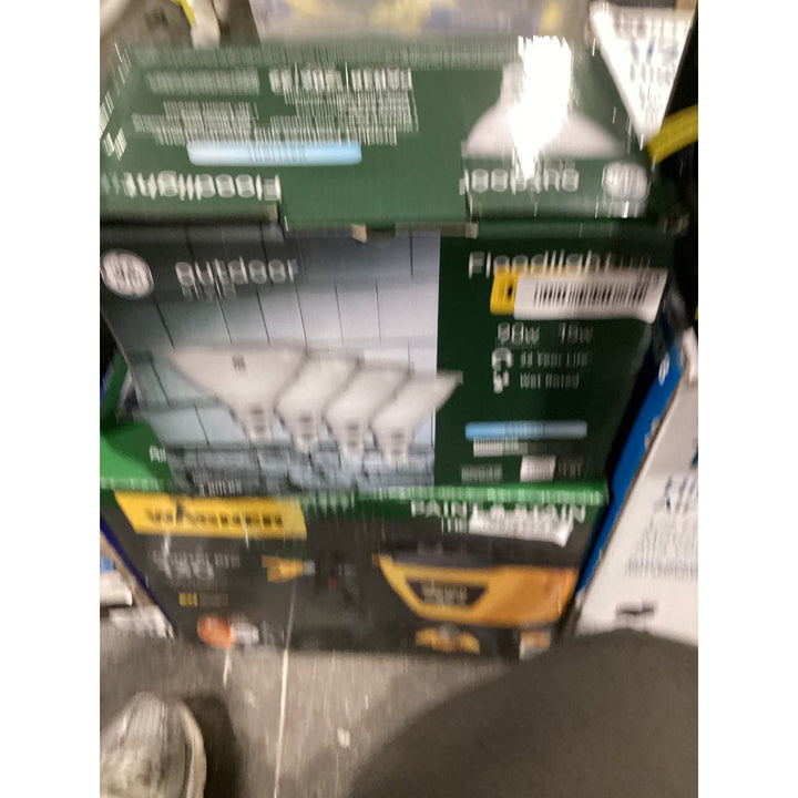 Lot # 383 GE Floodlight $30.00