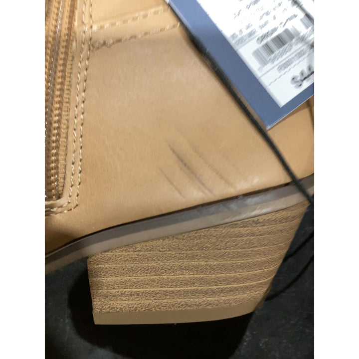 Lot # 262 Universal Thread Sommer Western Boots $31.49