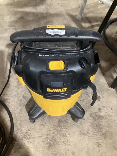 Lot # 2118 DEWALT Stealthsonic Quiet Corded Shop Vacuum $220