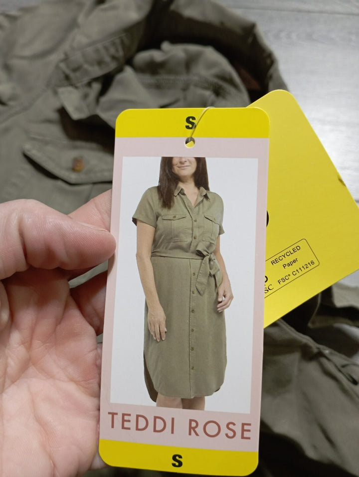 Lot # 967 Teddi Rose Dress $23.00