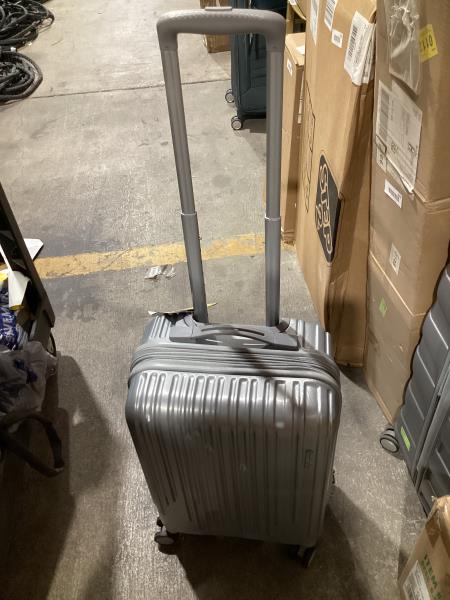 Lot # 1620 American Tourister Spinner Luggage Carry on $80