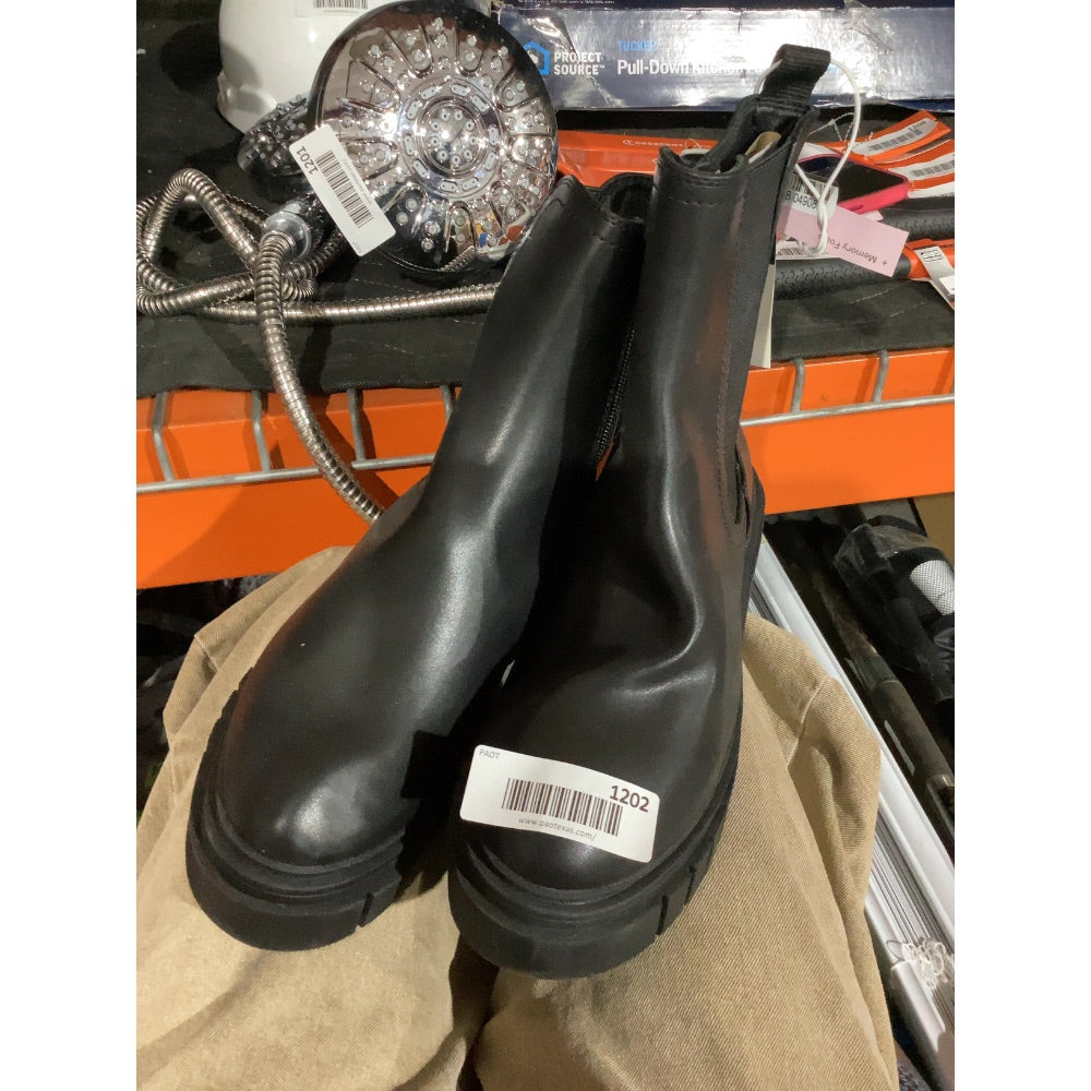 Lot # 1202 Wild Fable Chelsea Boots $28.00