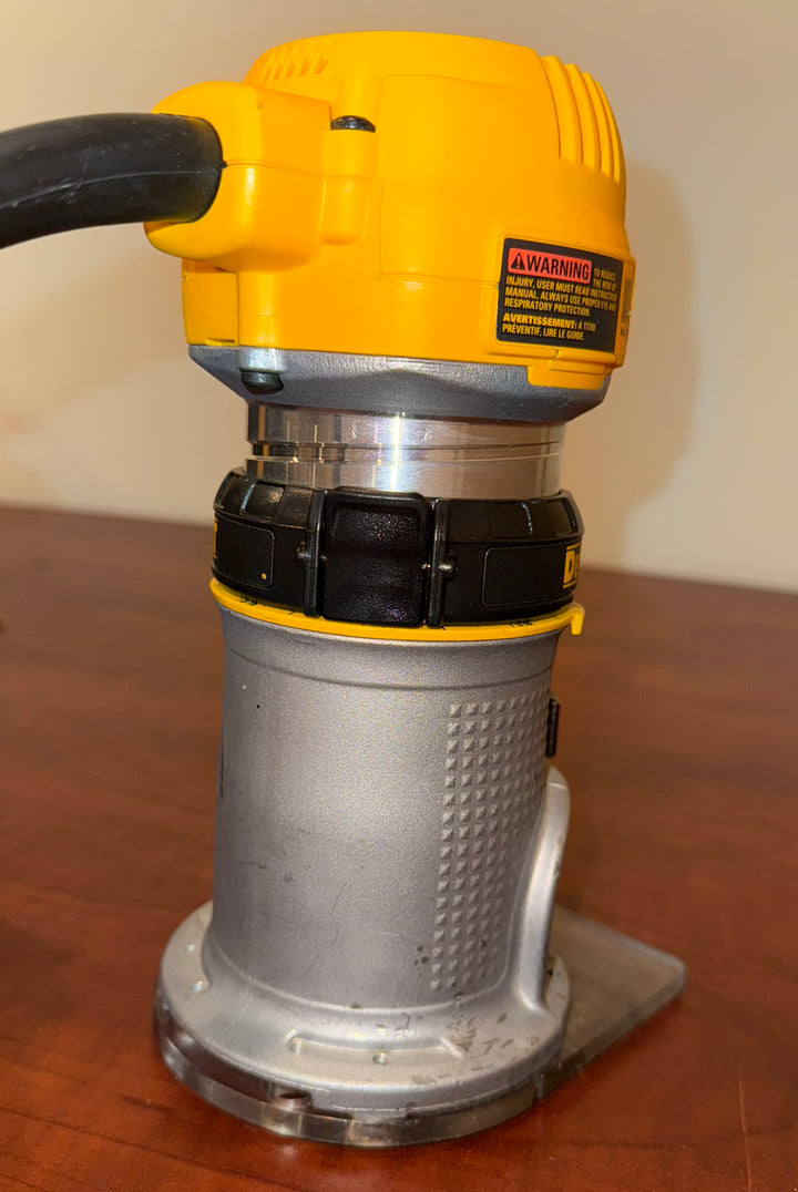 DeWalt 7 Amp Corded 1-1/4 HP Max Torque Compact Router used