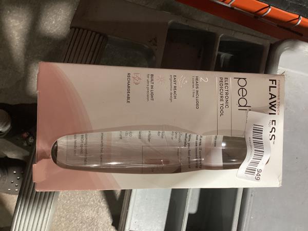Lot # 949 Finishing Touch Flawless Pedi