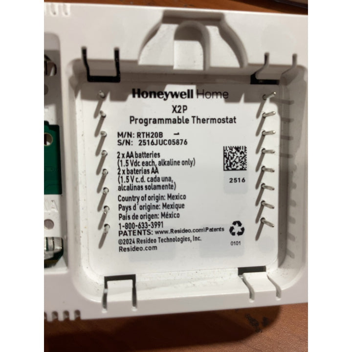 Lot # 1177 Honeywell Home X2P RTH20B Programmable Thermostat $35