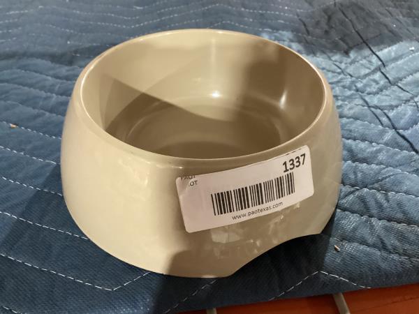 Lot # 1337 SportPet Removable Steel Insert Pet Bowl