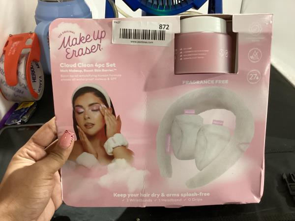 Lot # 223 Makeup Eraser Cloud Clean Set (4)