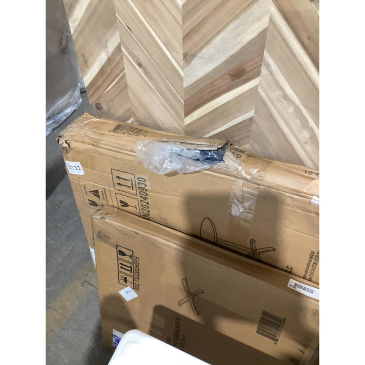 Lot # 2419 Flash Furniture Patio Table $138.24