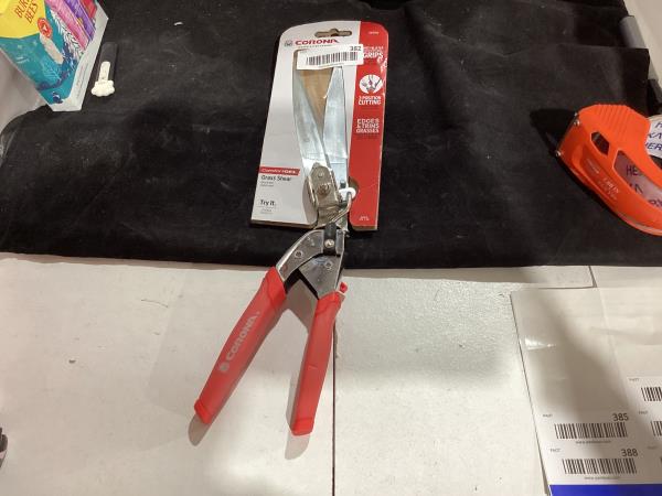 Lot # 382 Corona Grass Shears ComfortGEL $30