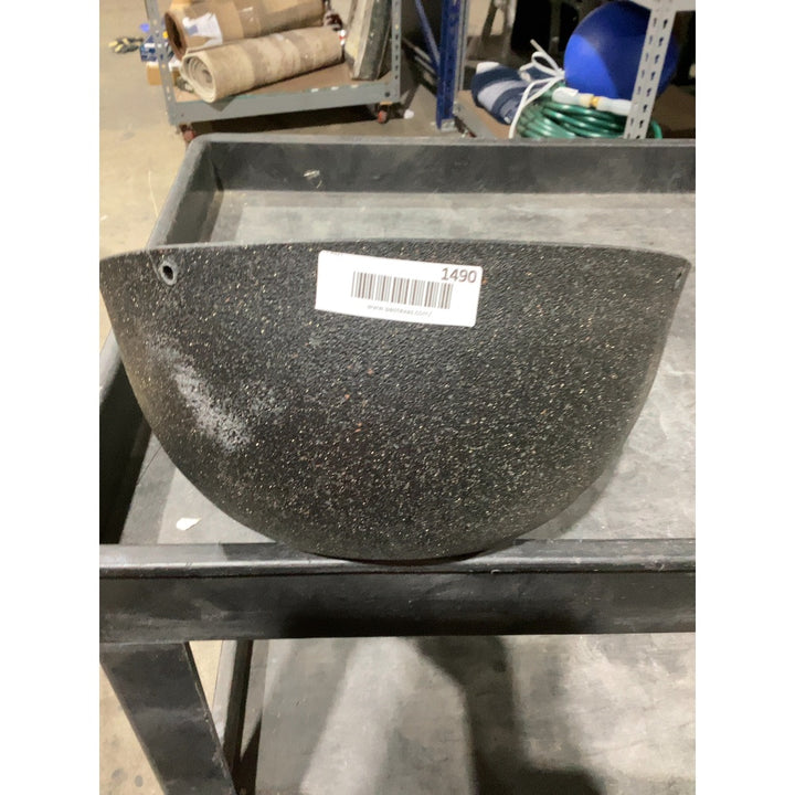 Lot # 1490 Planter Bowl $15.00