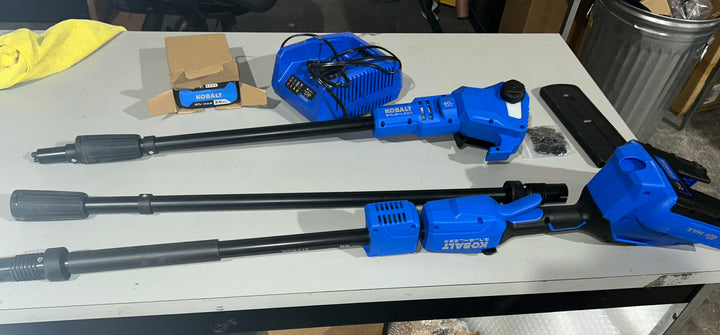 Motosierra de pértiga a batería Kobalt Gen4 de 40 voltios y 10 pulgadas y 2 Ah (batería y cargador incluidos)