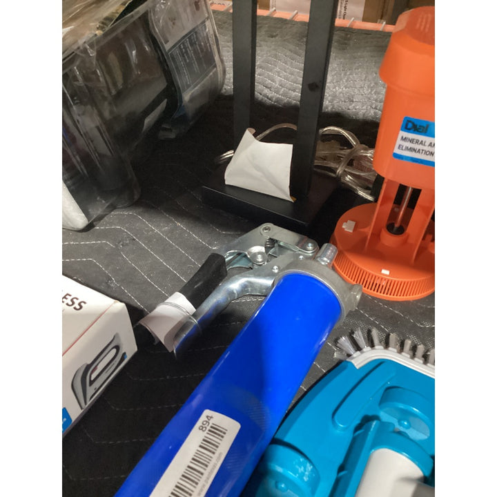 Lot # 894 Arrow Multi-Tool  Home Kit $120