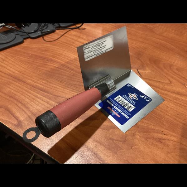Lot # 916 Fuller Pro-Grip Corner Trowel $18